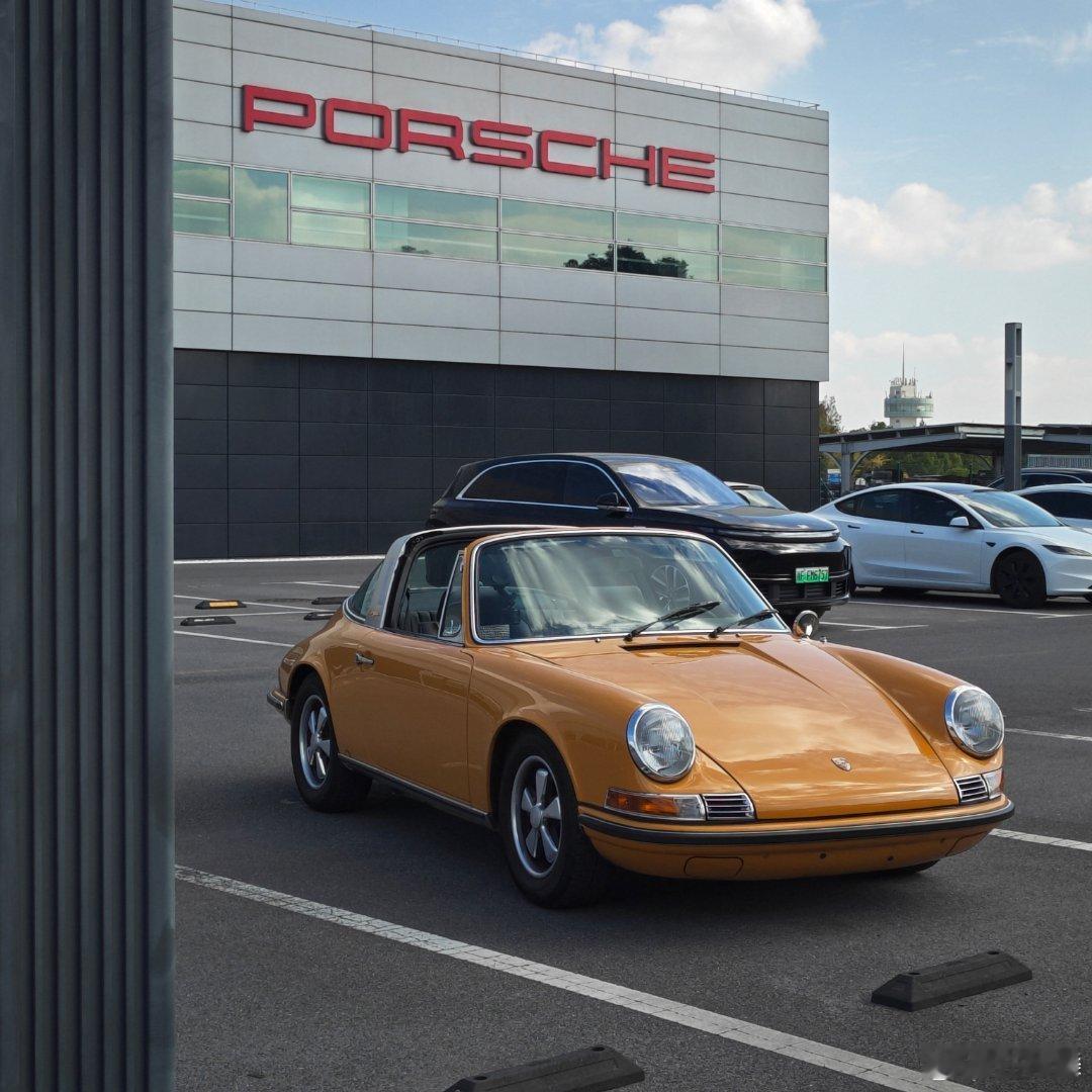 有些车就是会让你一步三回头，忍不住拍她和“渣使”她！ ​​​