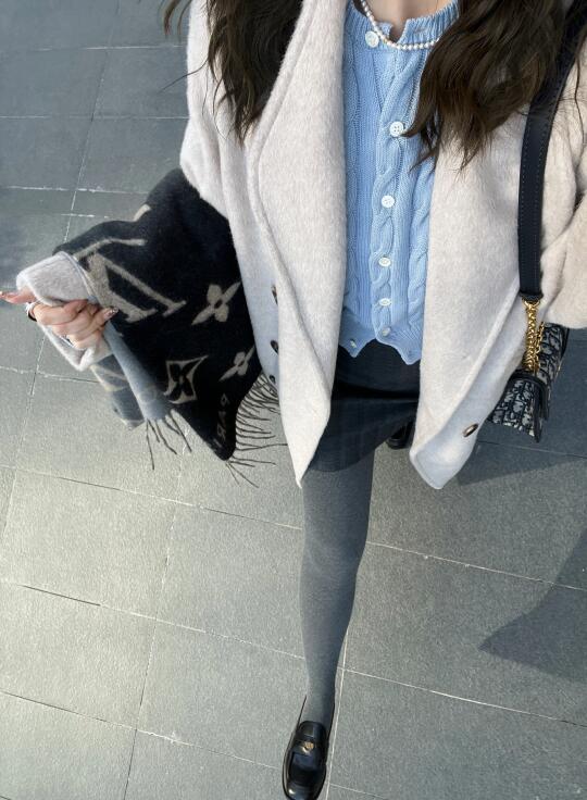 永远为好质感买单｜燕麦色大衣宇宙第一温柔！