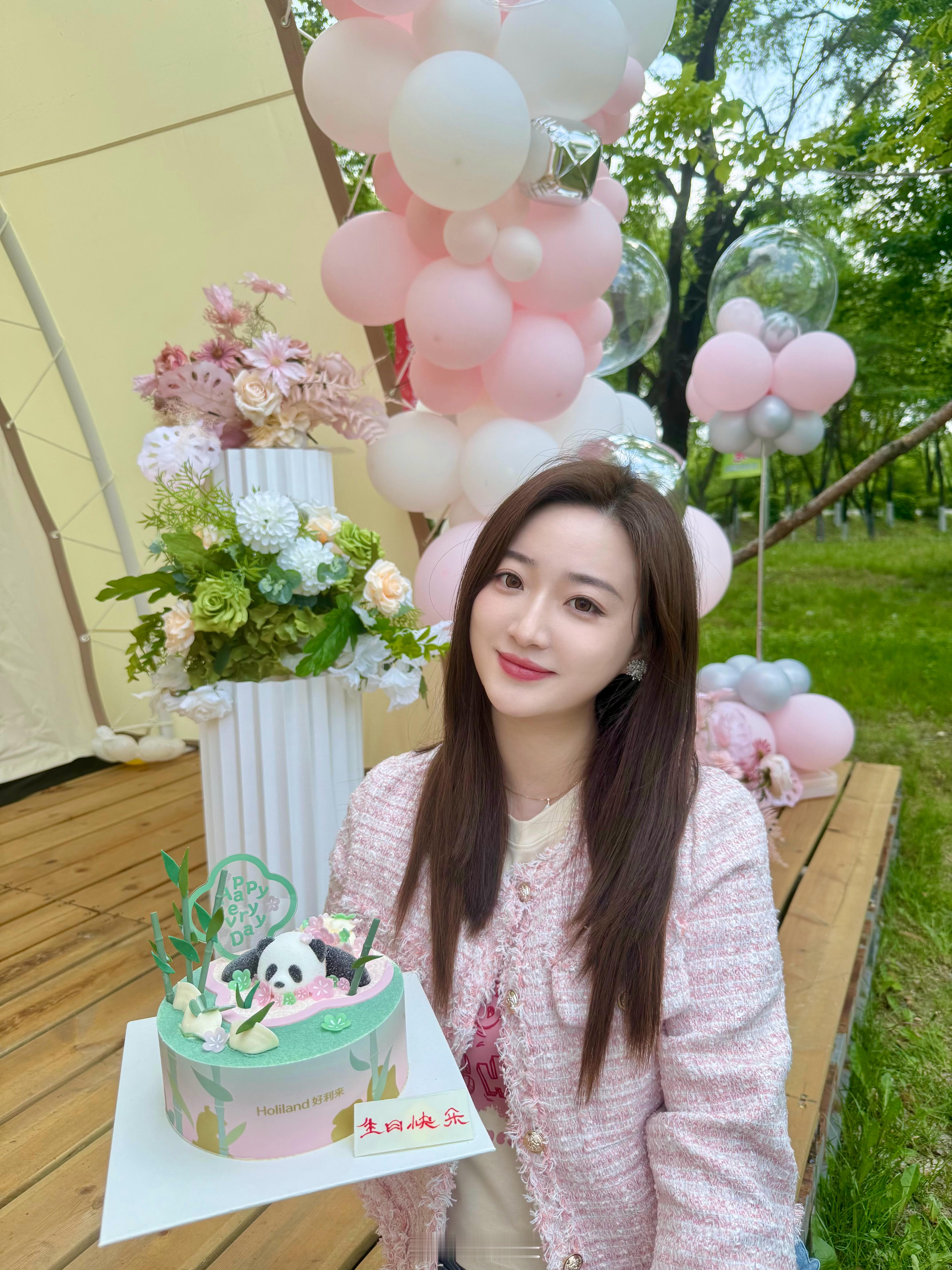 补发一组生日照片[彩虹屁]请问这哪像30岁的女人？？ ​​​