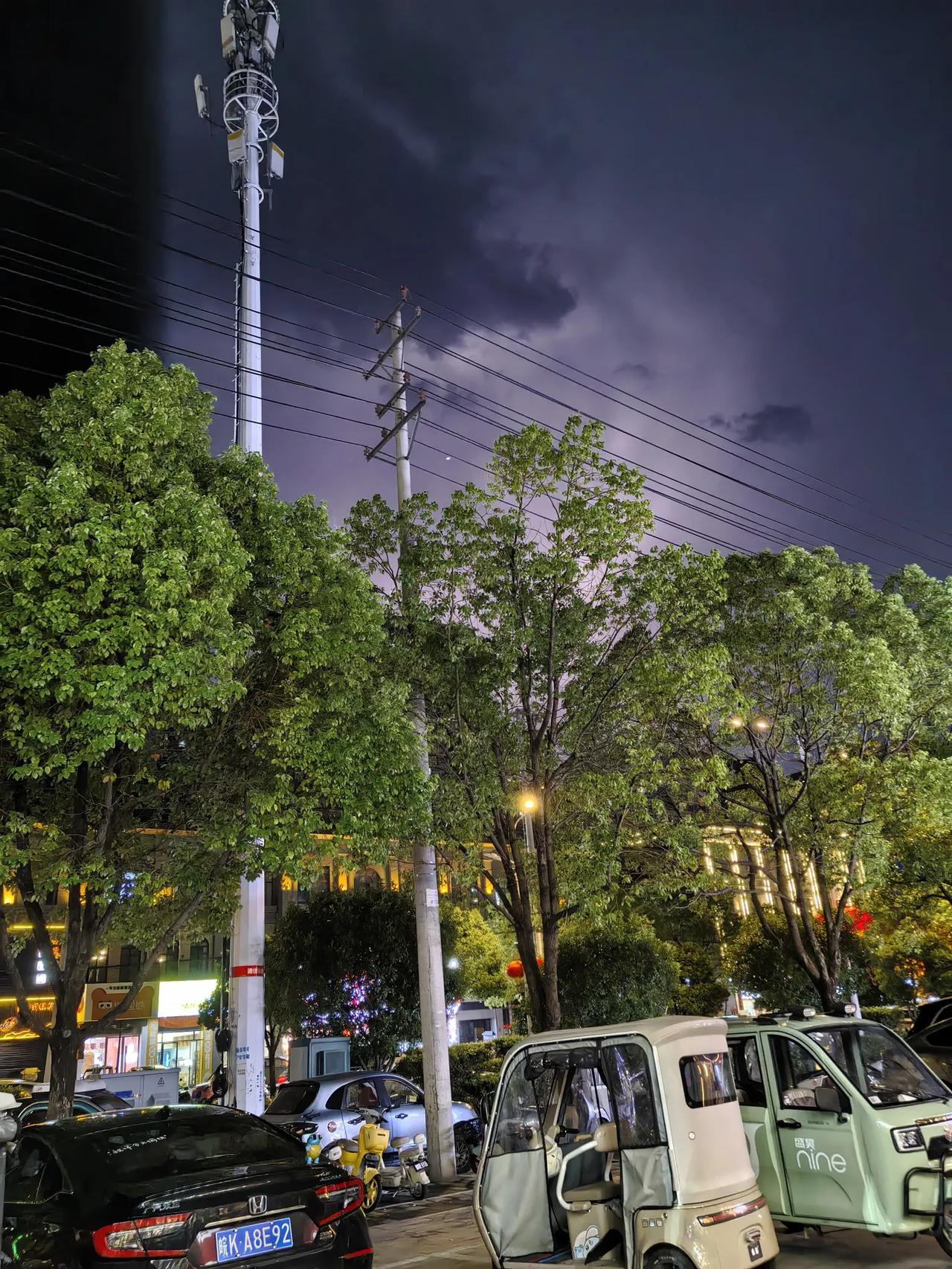 人生低潮时，该做什么身处人生低潮不必焦虑，低谷本就是沉淀蓄力的必经阶段。不必强迫