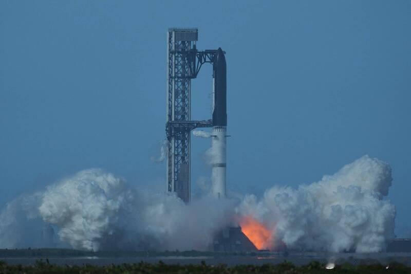 升空前不到1秒紧急喊停！SpaceX“星舰V3”试飞因故中止海外新鲜事 美国太空