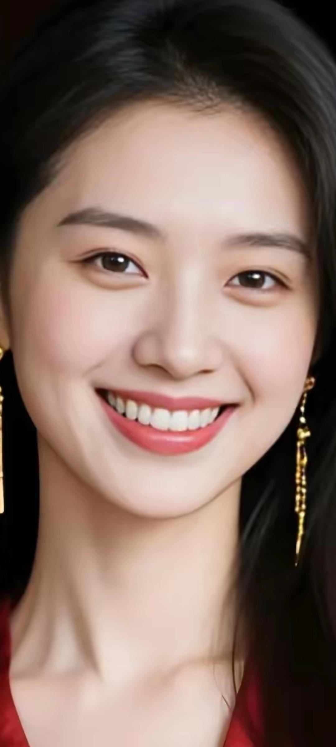 微笑的魅力，照亮每一天！😊✨