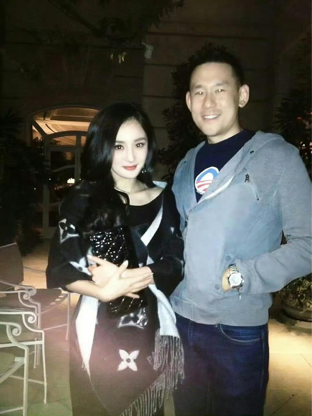 放古早界能大鲨特鲨的美貌 整个人散发着柔光… 
