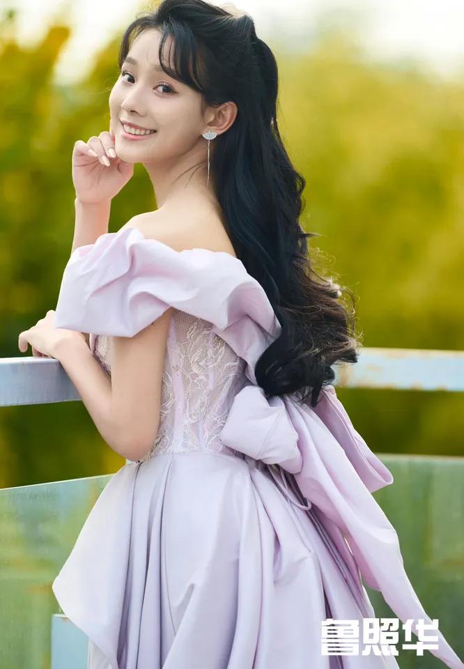 1.有网传成毅王权篇拍完无缝进组《张居正》，瓜来自某瓣，吃瓜不信瓜。
2.肖战宝