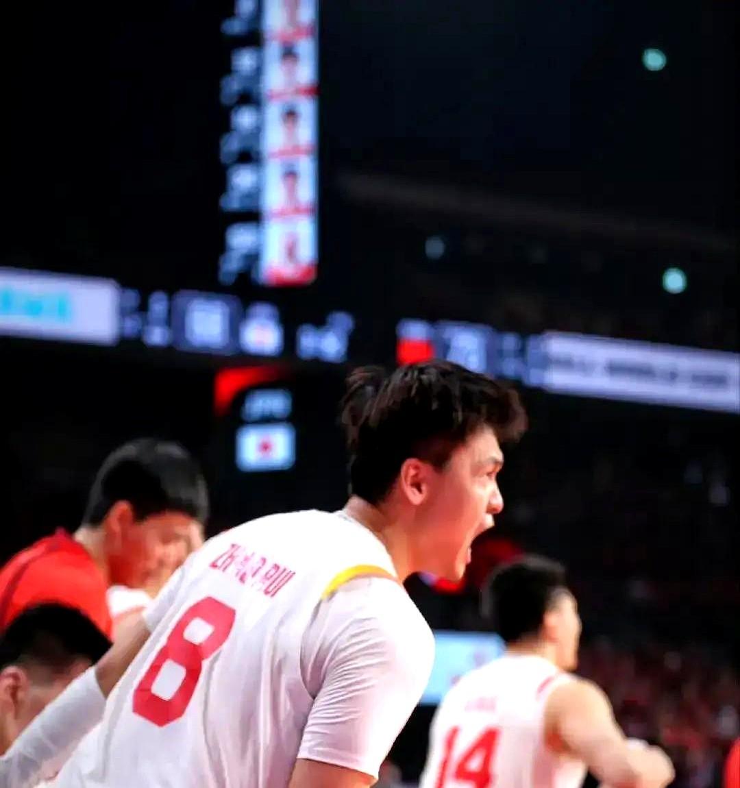 赵睿这队长……全场13投2中，两分球一个没进。

就说打中国台北那场球，第三节中