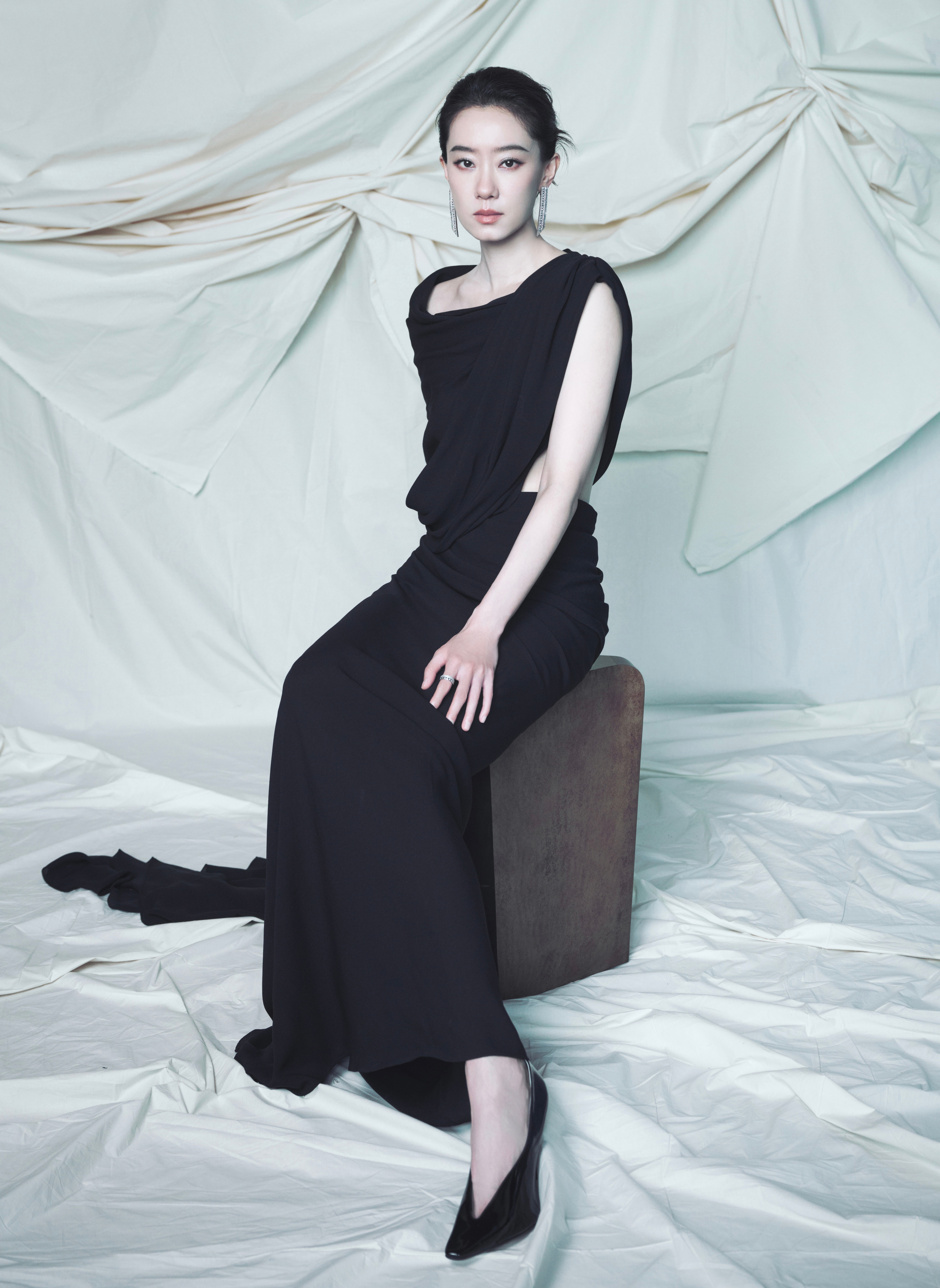 小斐出席北京国际电影节闭幕式 ，我们评审来啦 ～  巴黎世家冬季26系列特别定制