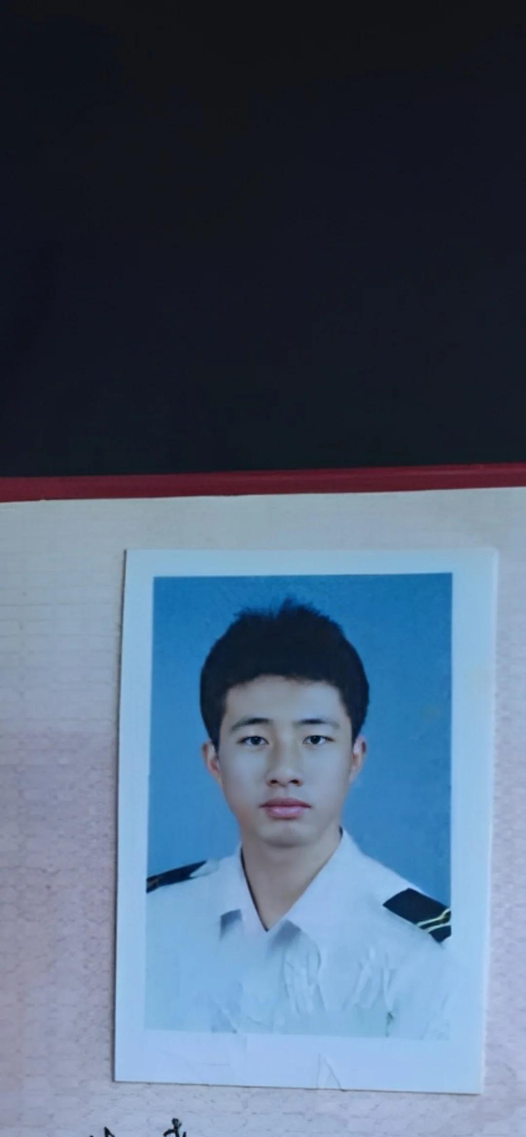 征一终身伴侣。
宁波海曙本地人，45离异不带娃。学历大专，当过兵入过党，目前私企