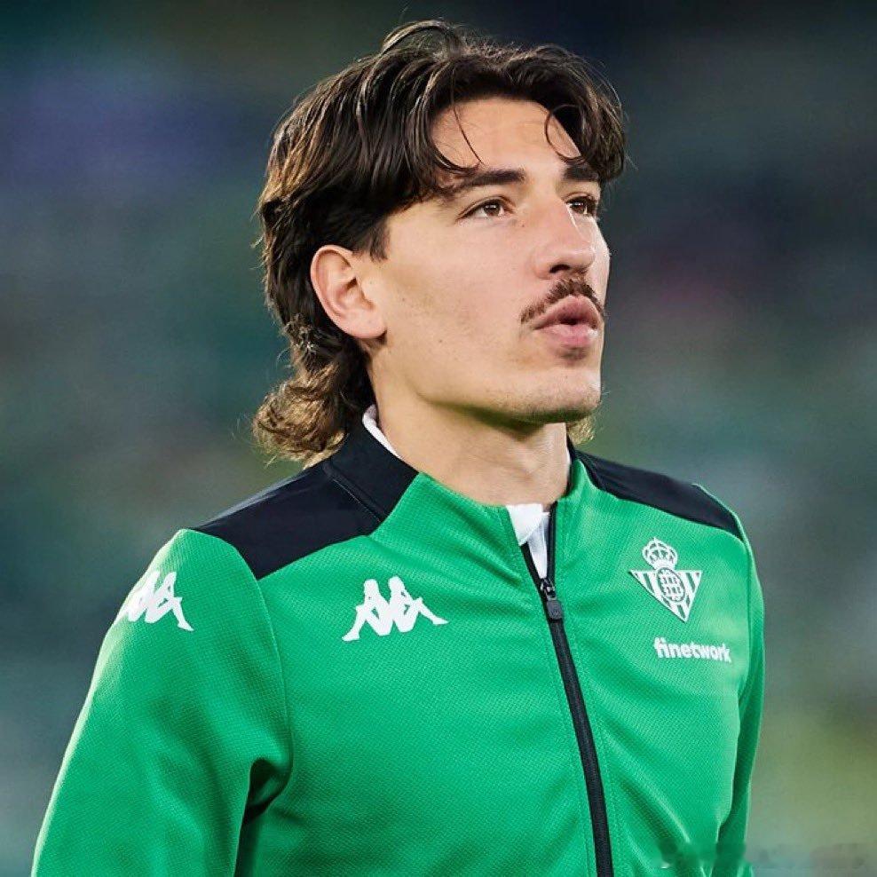 贝莱林接受《世界报》专访时谈及性少数群体：“我认为在男足赛场，LGTBIQ+群体