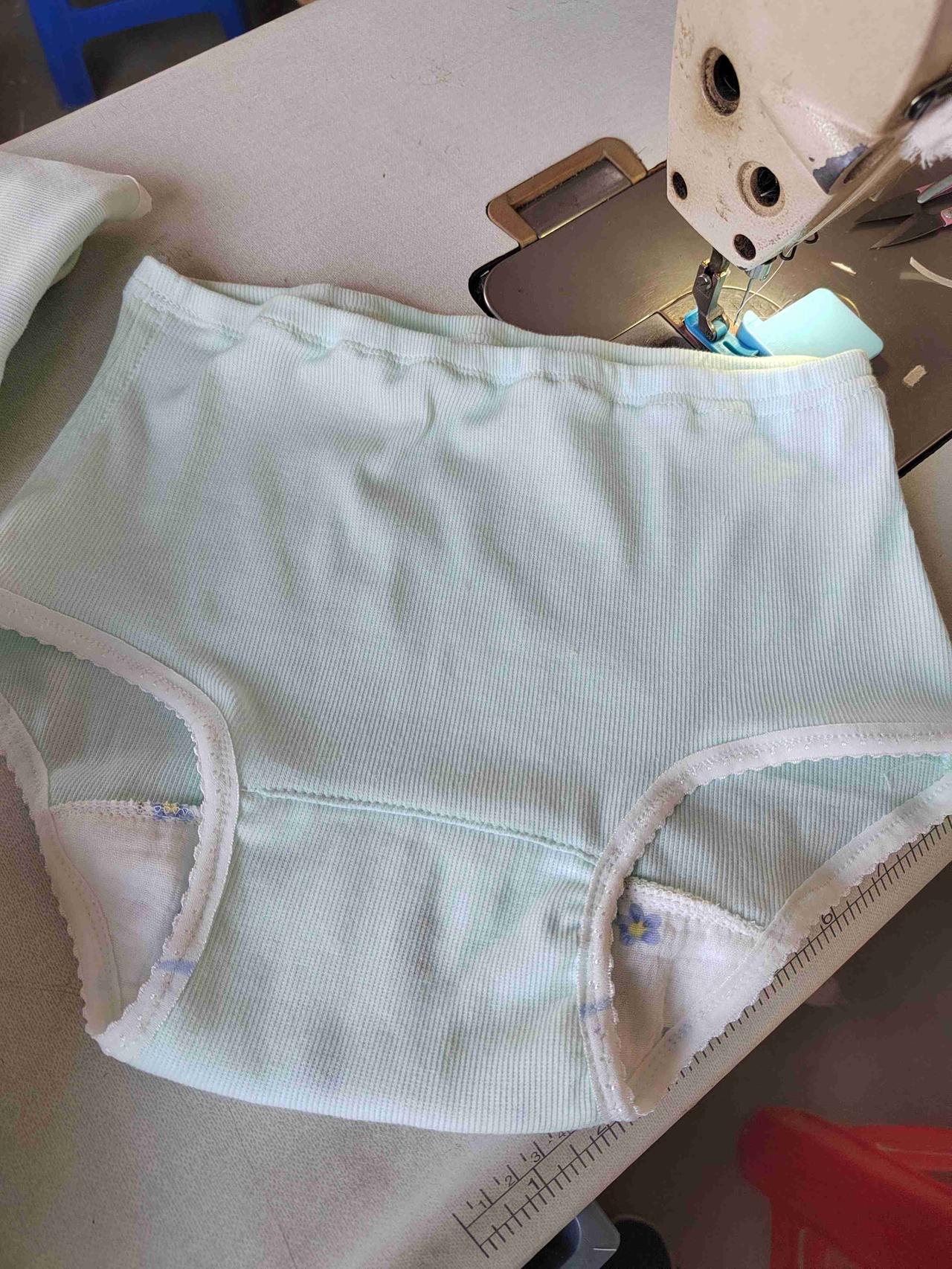 昨天，我扔掉了所有内裤

因为找不到一条不夹臀、不卷边、完全合身的。

一气之下