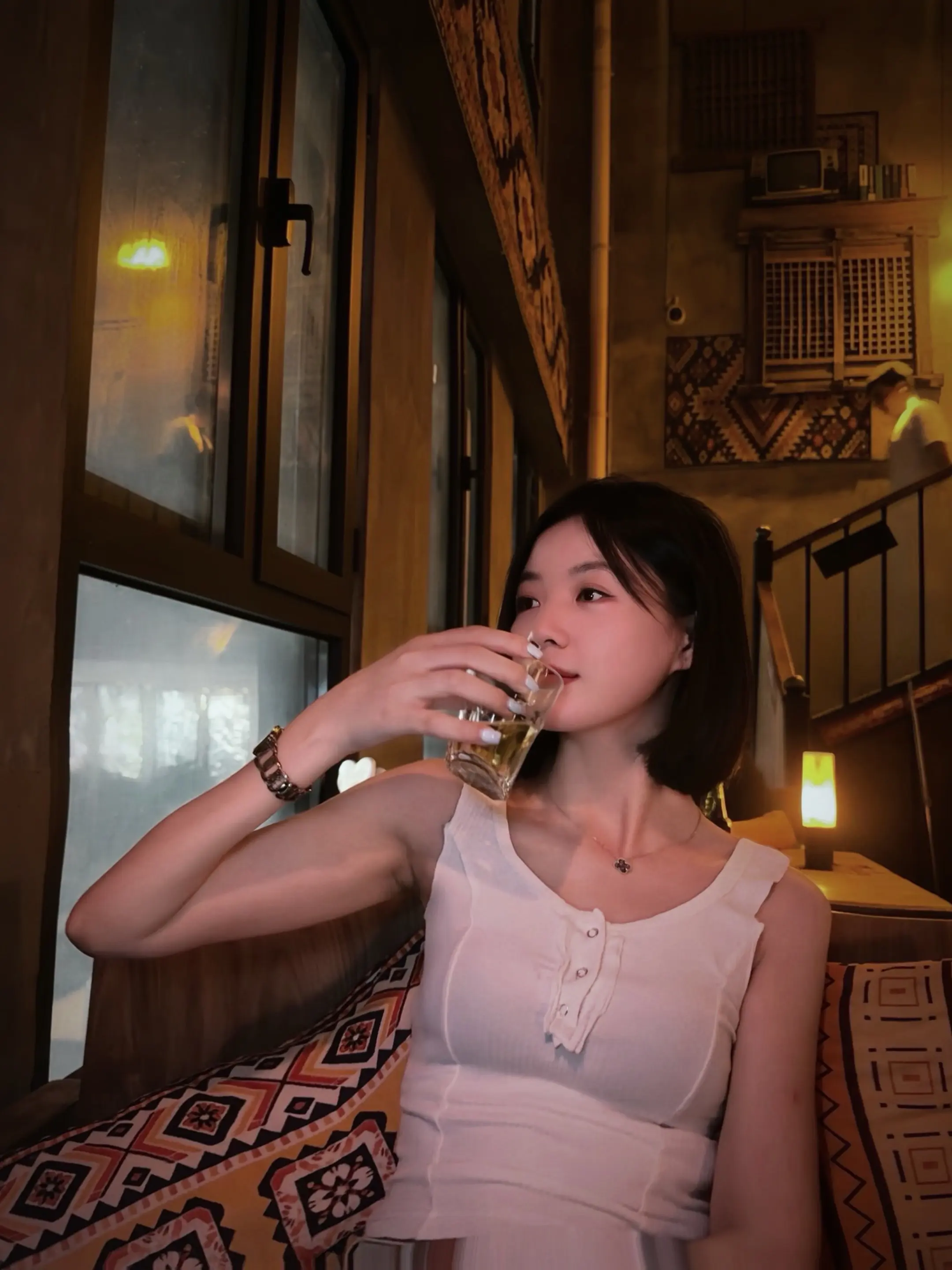 凌晨三点的酒 比白天的咖啡更清醒