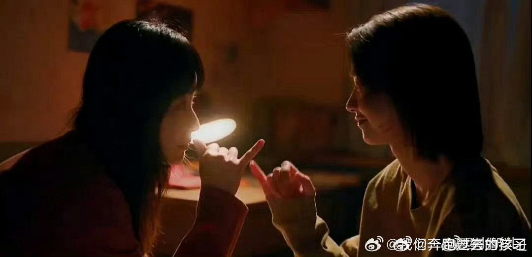 隐身的名字回应网友求看日记本面对不少网友好奇喊话想看日记本，隐身的名字温柔回应：