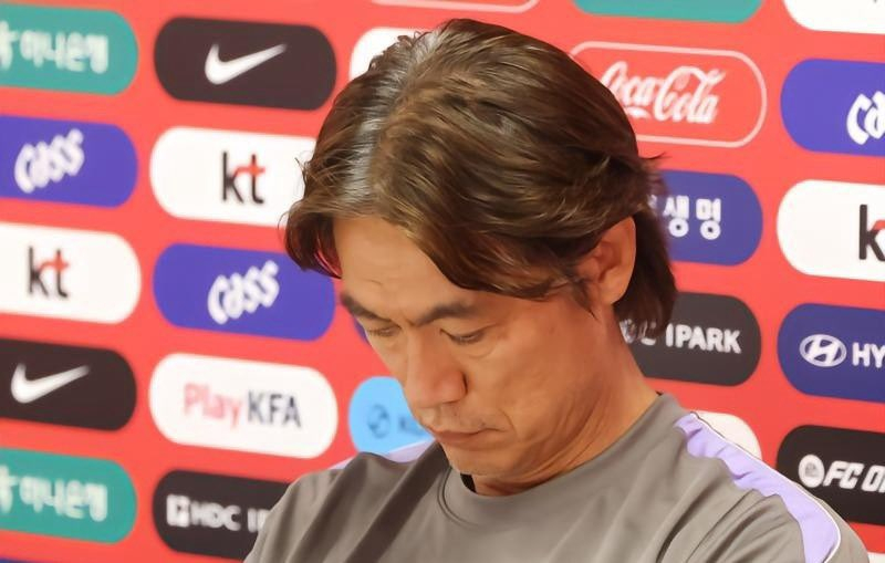 韩国队出局李在明怒了世界杯 洪明甫正式辞去韩国国家队主帅一职。稍早前，李在明表示