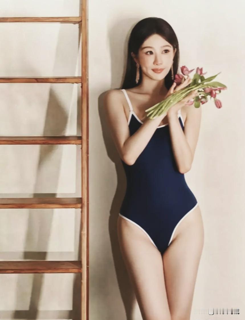 杨紫换风格太惊艳！法式写真氛围感直接拉满
 
杨紫这组复古大片，彻底跳出甜妹框架