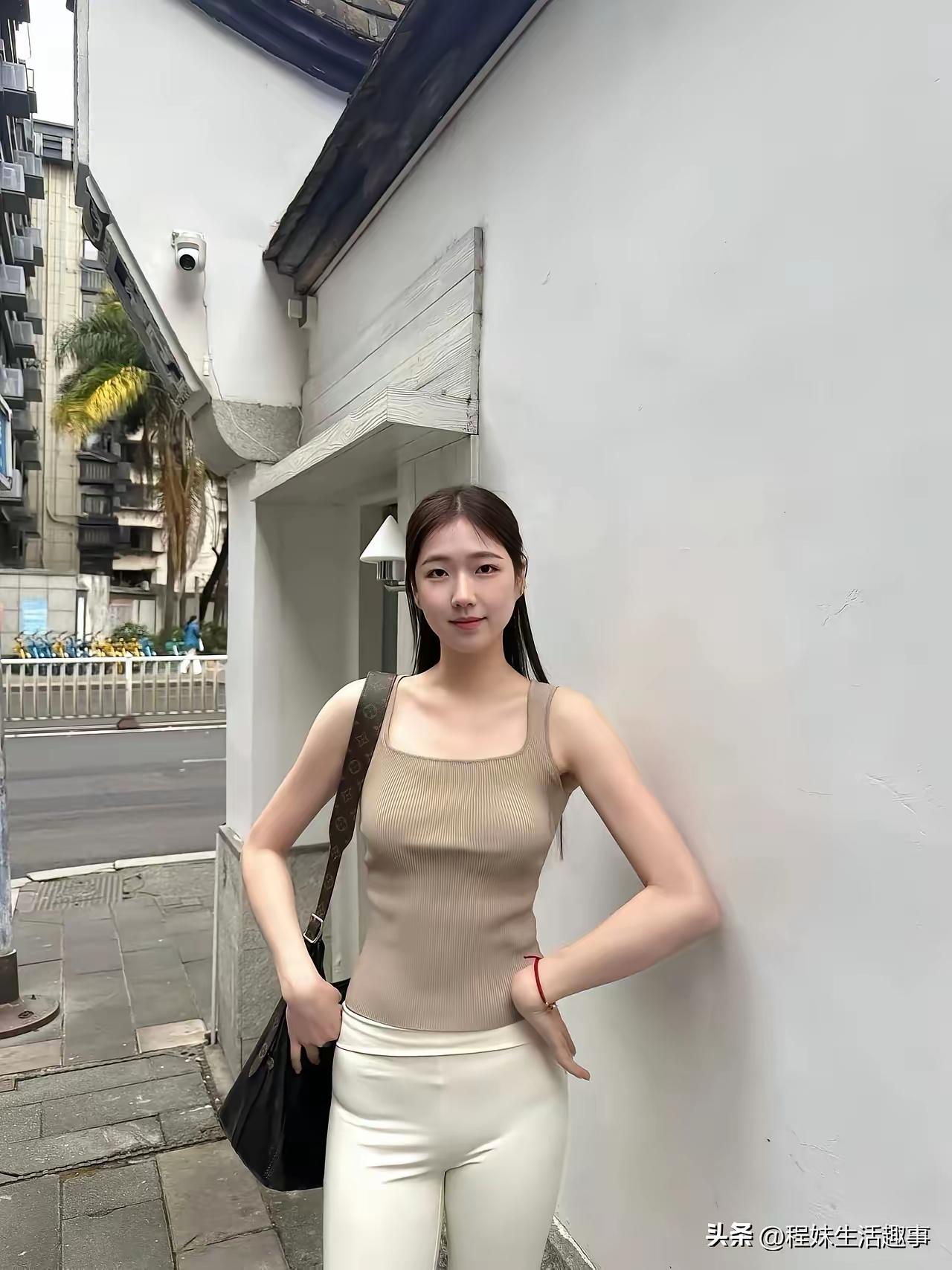 我可能算是自己把自己耽误了，一晃就31岁，至今还是单身女。
在三四年以前，追我的