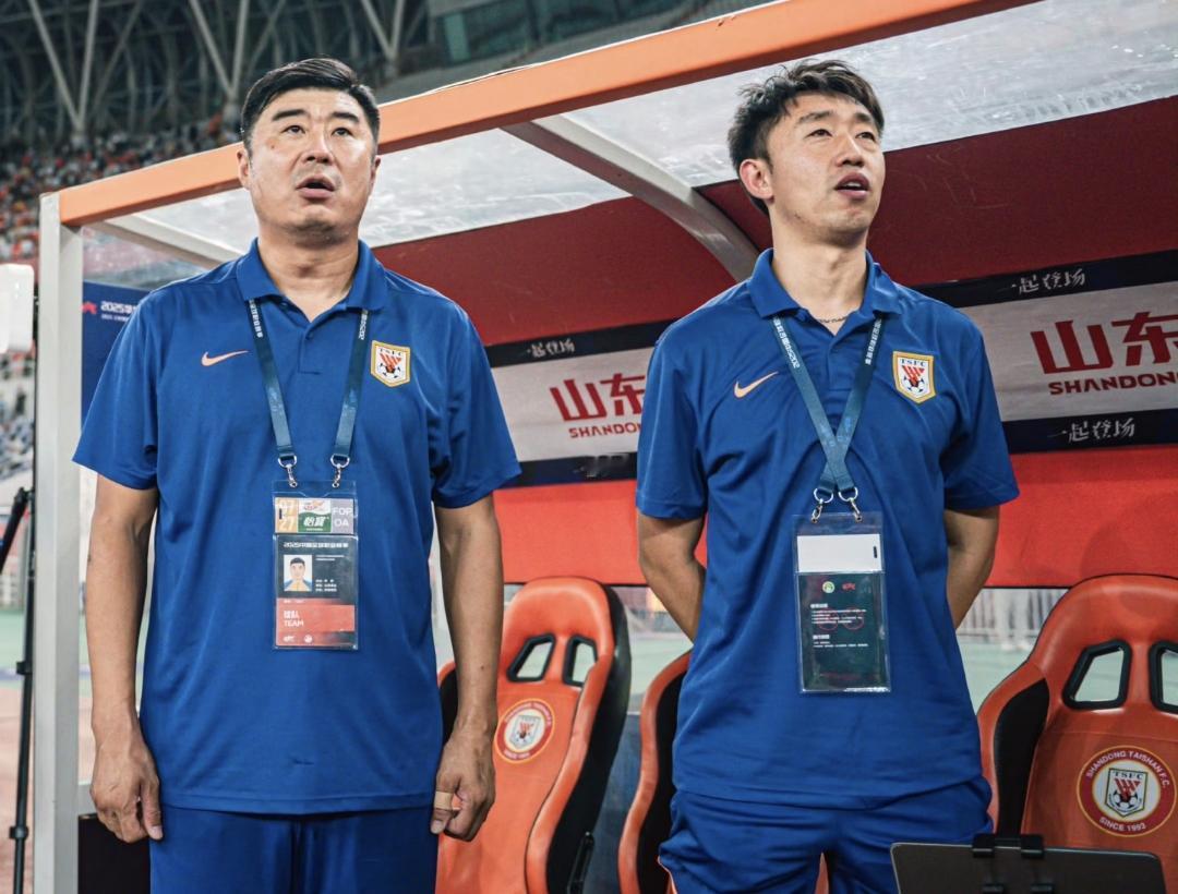 山东泰山球迷眼馋呀！大连英博年轻球员毛伟杰等人表现越来越好，让泰山球迷眼馋。
