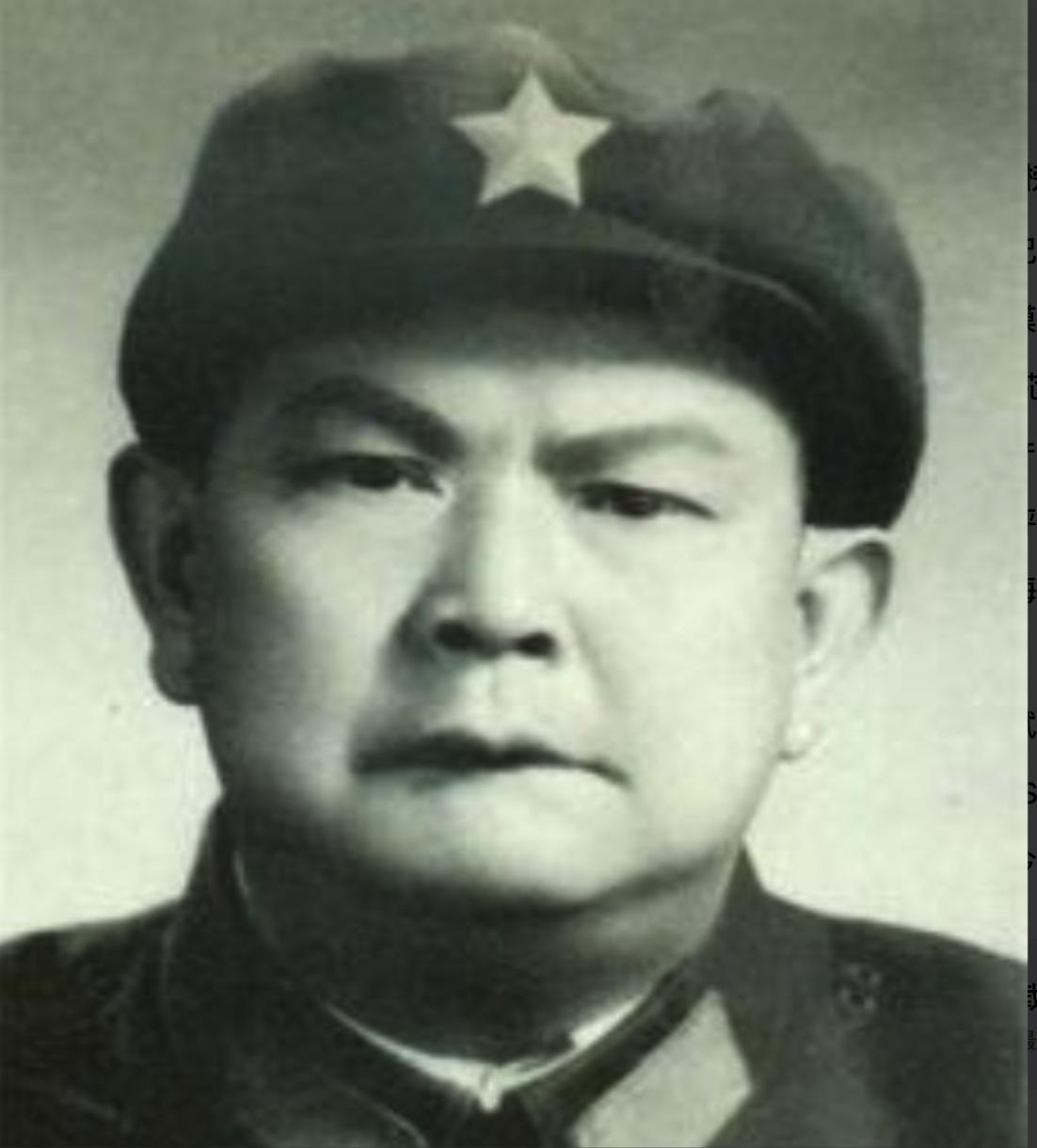 1941年，游击队长刘奎正筹备开会，队员王德却借口头疼溜回房。刘奎察觉异样悄悄跟
