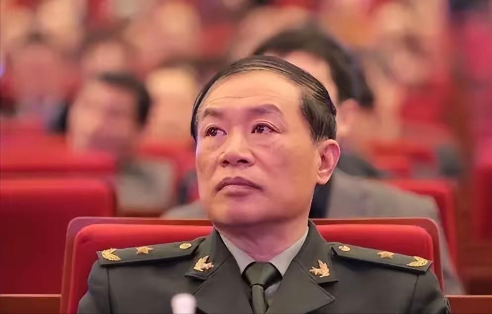 军报怒批“违规吃喝”，很多人以为这只是为了帮国家省点招待费。错了！真相是北京已经