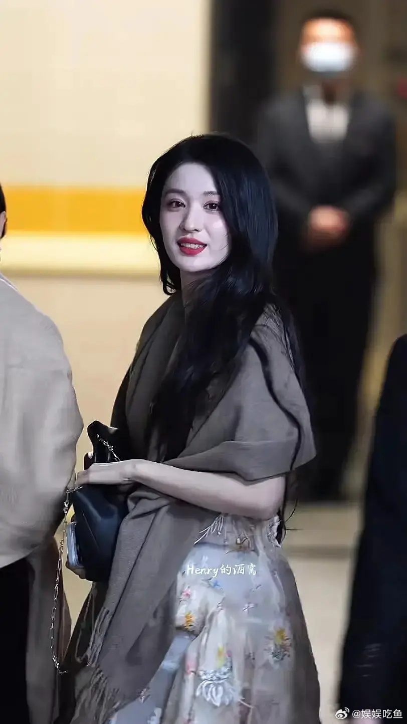 王楚然生图太养眼了吧！美女贴贴！ 