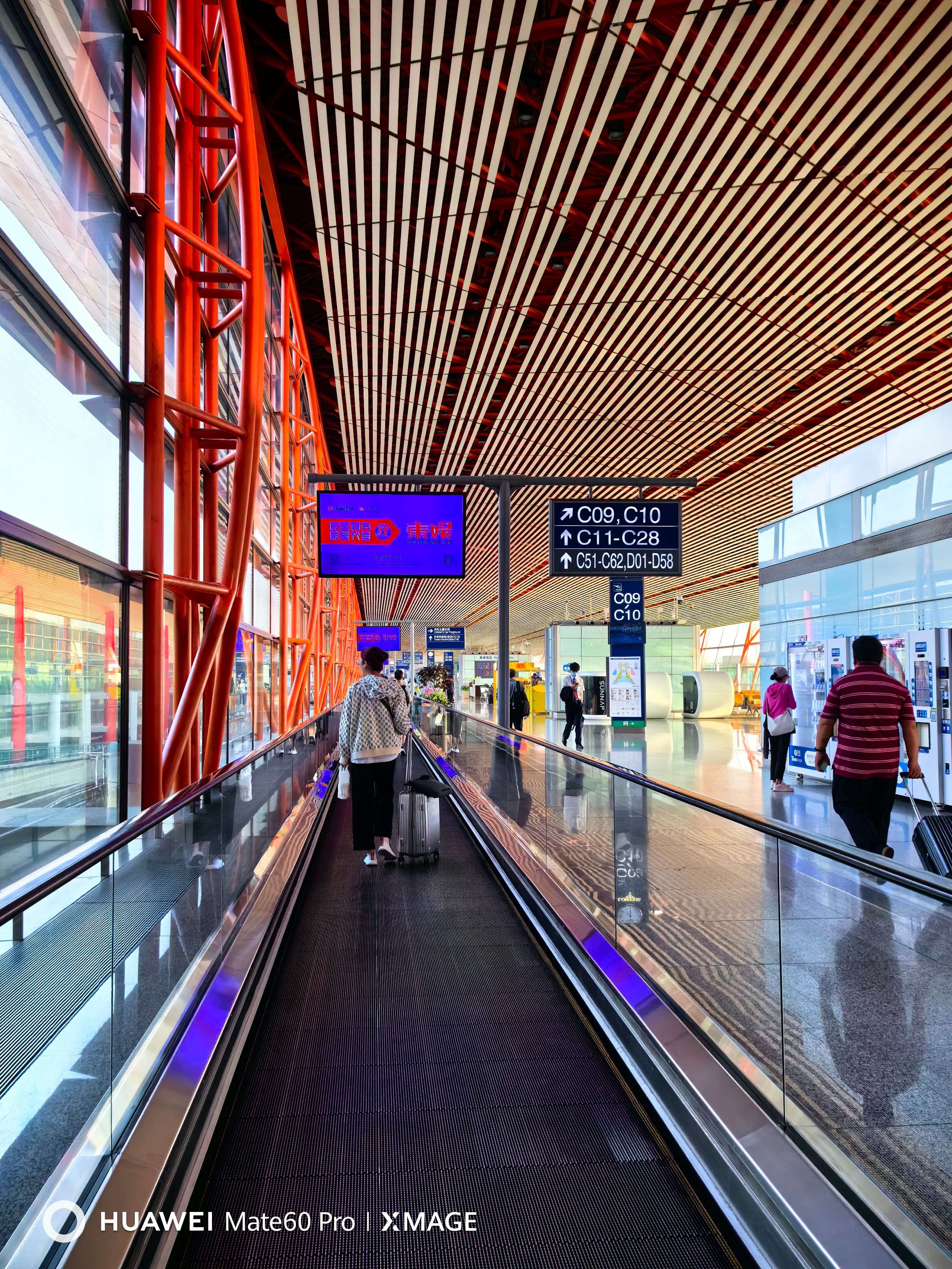 #做早饭时想# 一大早去机场，叫个顺风车，小伙子是修飞机的，一路闲聊，说起来我是