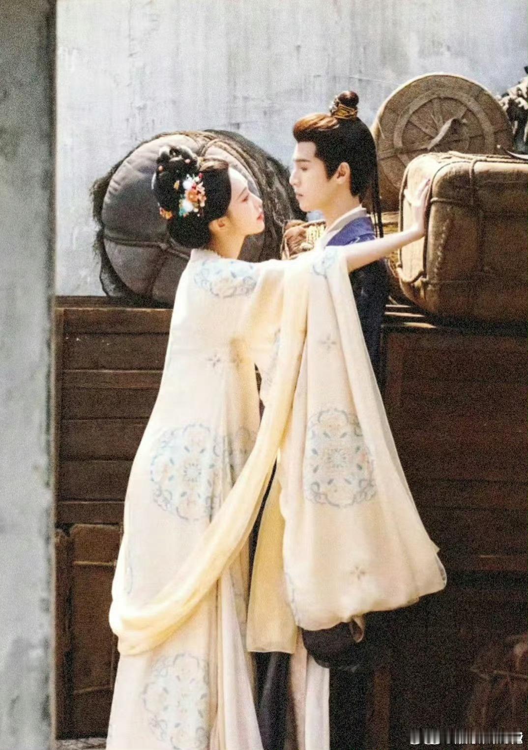 网传孟子义又出席微博之夜了孟子义又出席微博之夜了 之前说不去，这是又要去了？ 