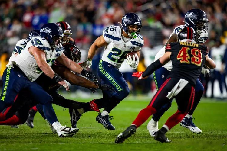 第18周海鹰13：3 防守组伤病太多，拦不住海鹰是意料当中的 