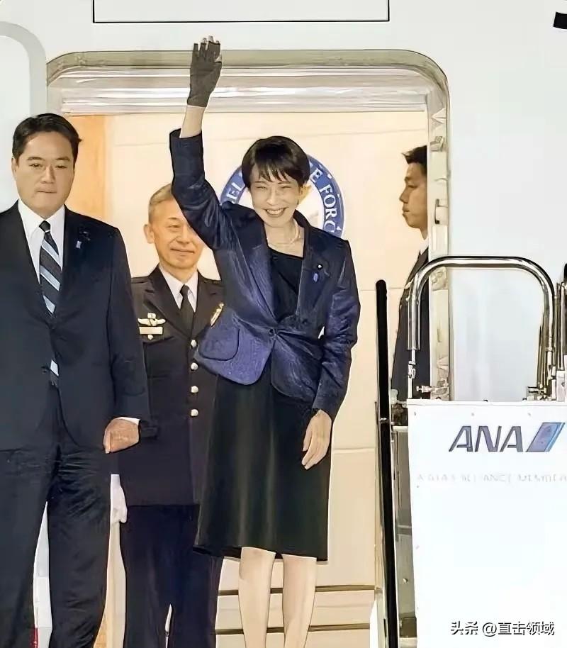 高市早苗这趟紧急访美，表面是去谈中东和平与航道安全，实则是去灭火和交易的。

核