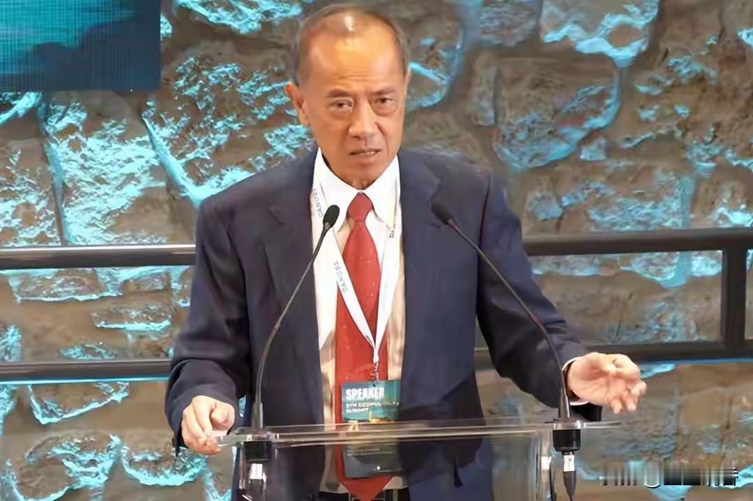 新加坡前外长杨荣文说了大实话，近日杨荣文说，不要看美国对中国虚张声势动辄威胁中国