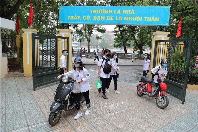 越南河内警方否认自2026年8月15日起禁止18岁以下青少年骑摩托车的传言
7月