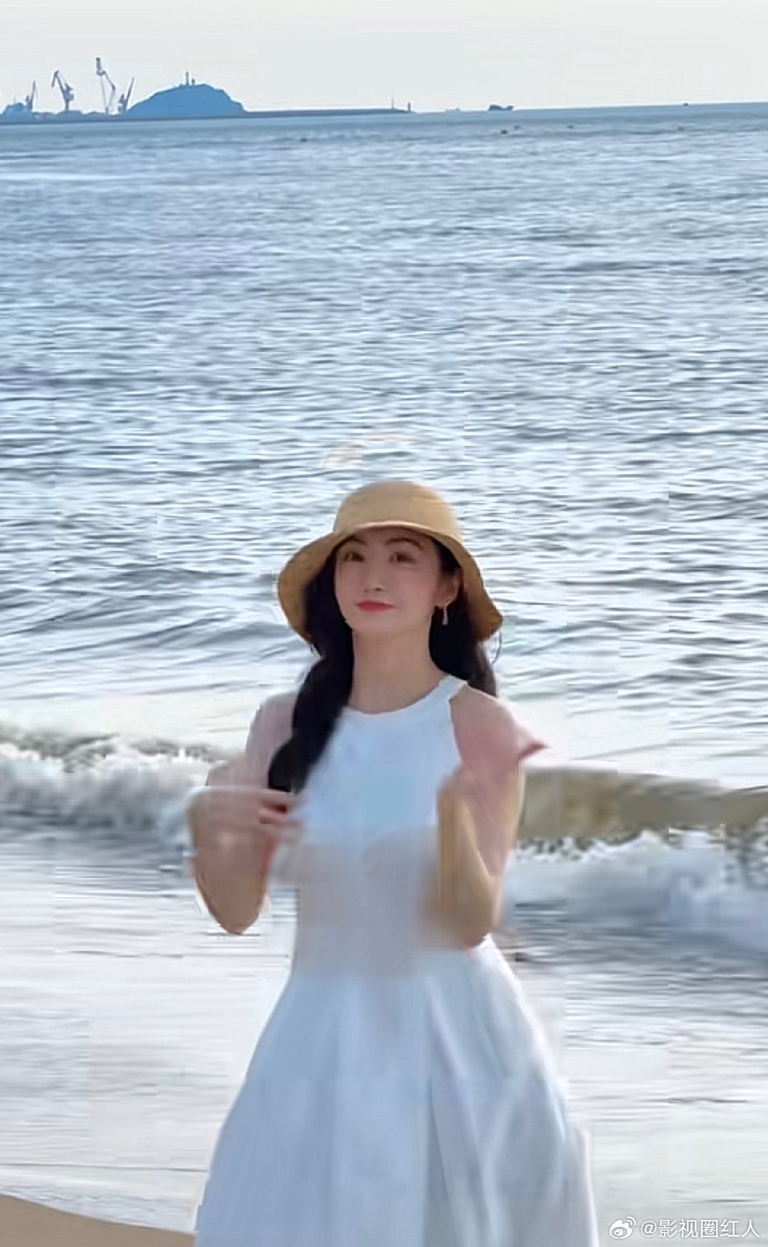 景甜海边跳舞视频景甜风波后首更新 景甜海边跳舞视频，来看看 ​​​