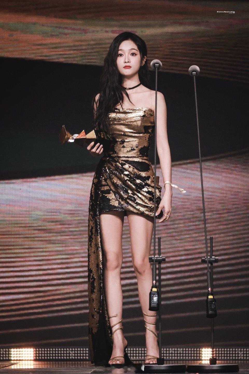 吴宣仪(⁎⁍̴̛ᴗ⁍̴̛⁎) 