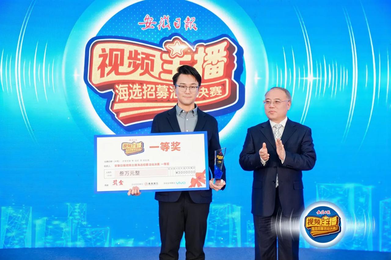 非常幸运两位老师一起代表大省医参赛，初遇科普写作道路上的“启蒙人”法医秦明老师，