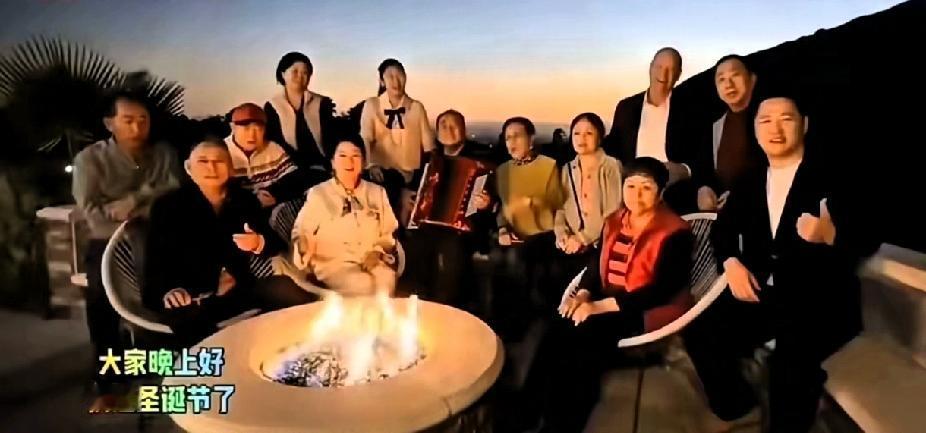 老郭说过“人一出国就特别爱国！”
洋装穿在身，退休金月月准时领，
嘴里喊着家国大