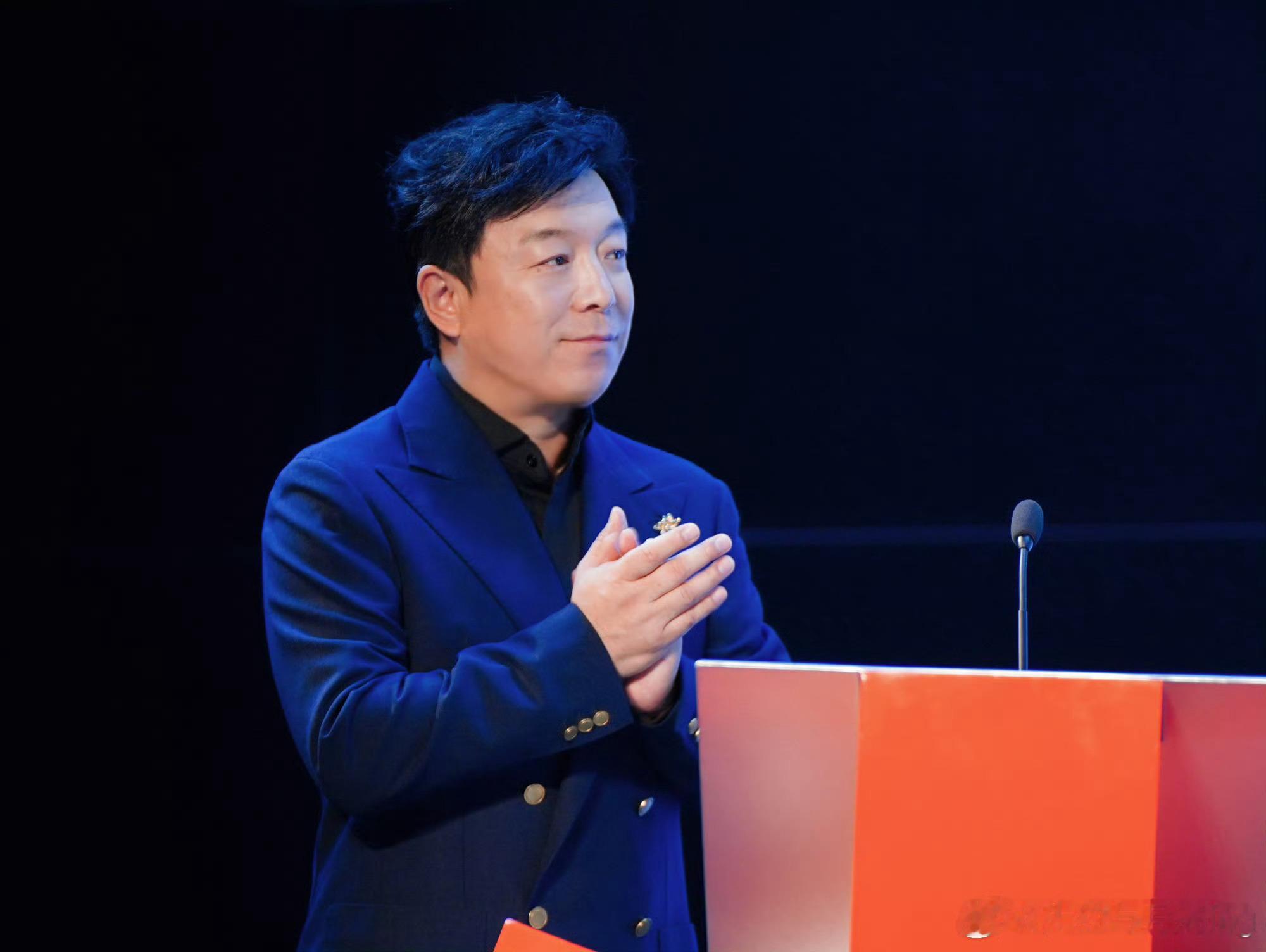 讲真，黄渤要是演偶像剧男主，那才是真正的打破审美霸权 黄渤称最想演偶像剧黄渤说自