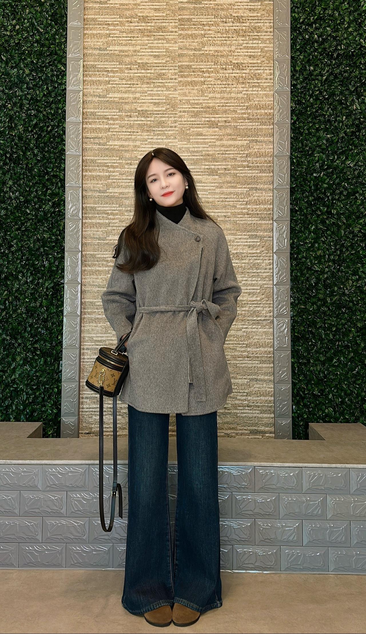 人和人还是淡淡的好就可以不期待不在意不要求不离开不贴腿牛仔裤 冬季穿搭