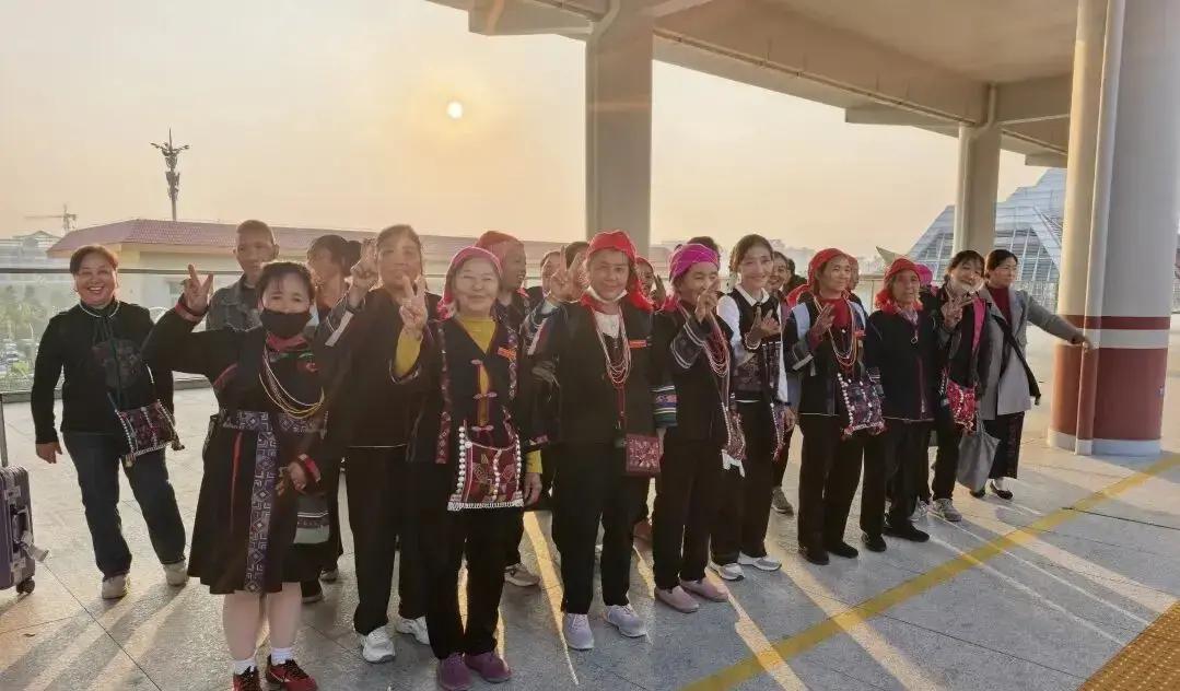 2月下旬磨憨站，一名重病中国公民急需回国救治，边境车站却要在几分钟内打通入境、转