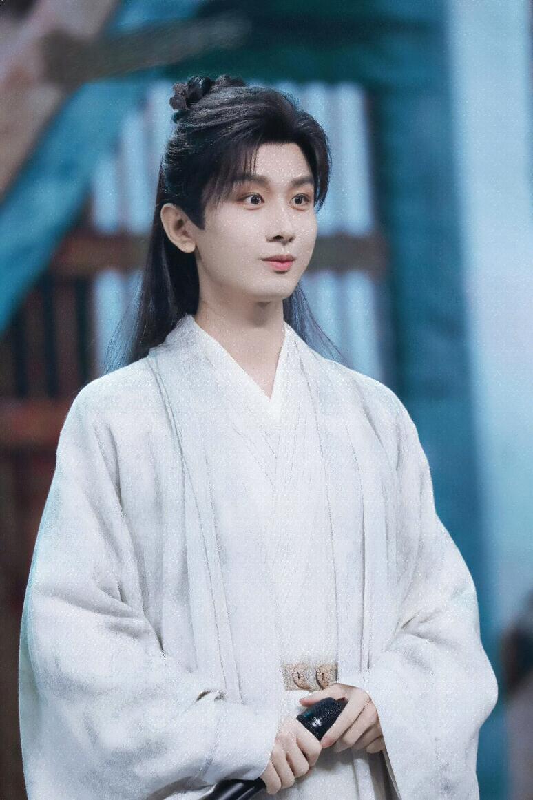 成毅老师李莲花和李莲蓬兄弟同框花花更娇羞