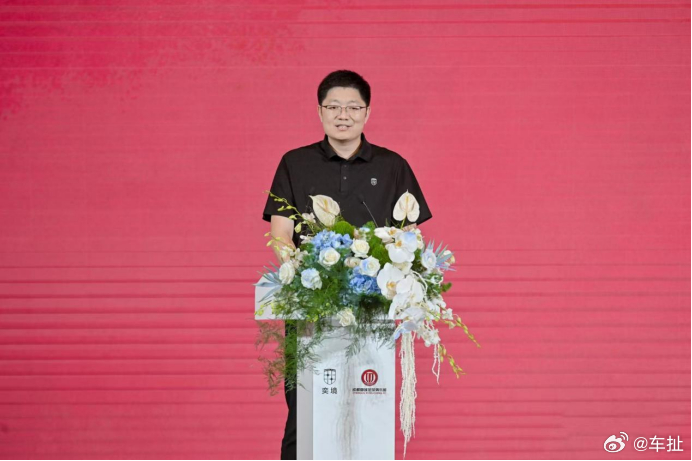 7月8日，成都本土新能源车企同成都蓉城足球俱乐部完成了战略合作签约。本次合作围绕