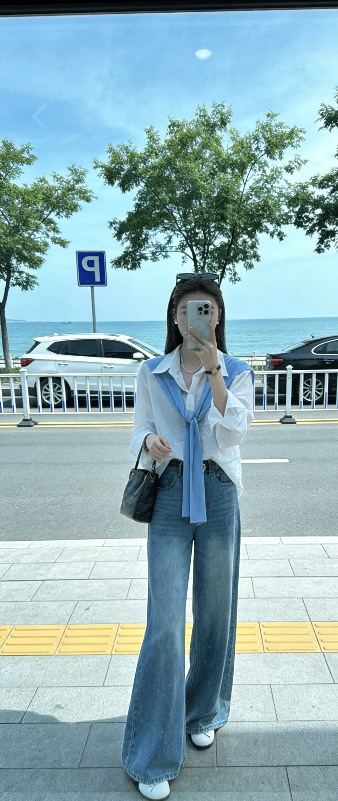 你所看到的独当一面的 我是受到了很多委屈 吃了很多苦 流了很多眼泪 才换来的。