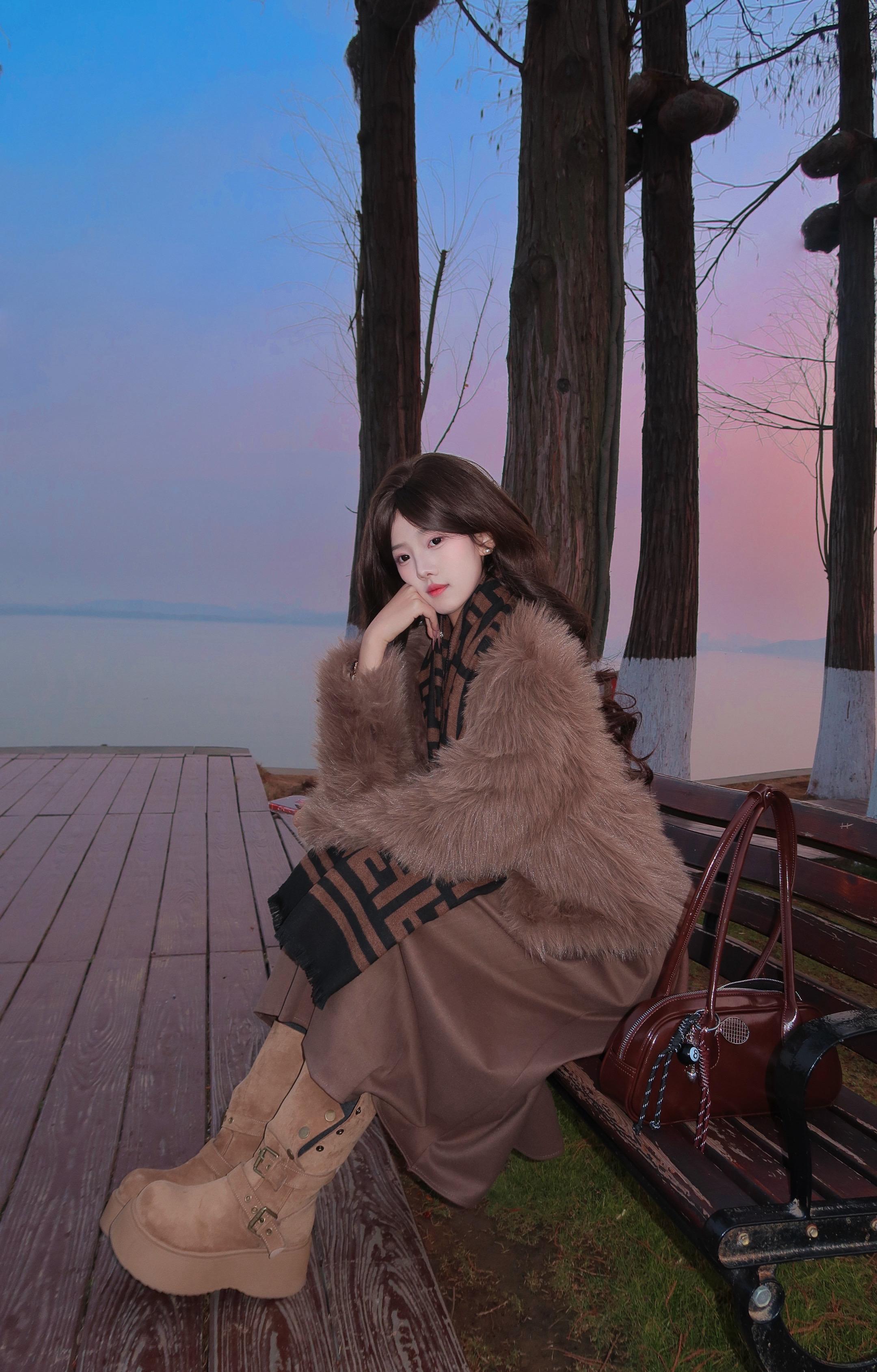 东湖邂逅紫粉晚霞