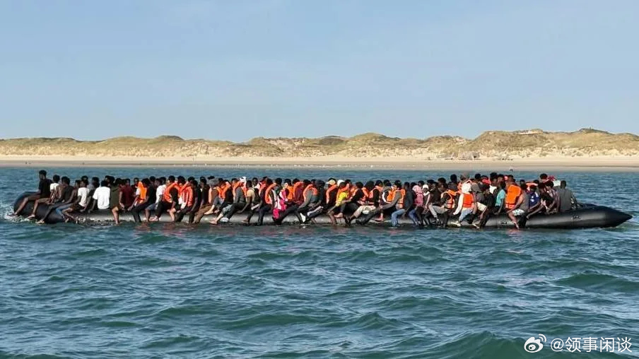 创纪录......（BBC）一艘载有230人的小船横渡了英吉利海峡，这是单艘船只