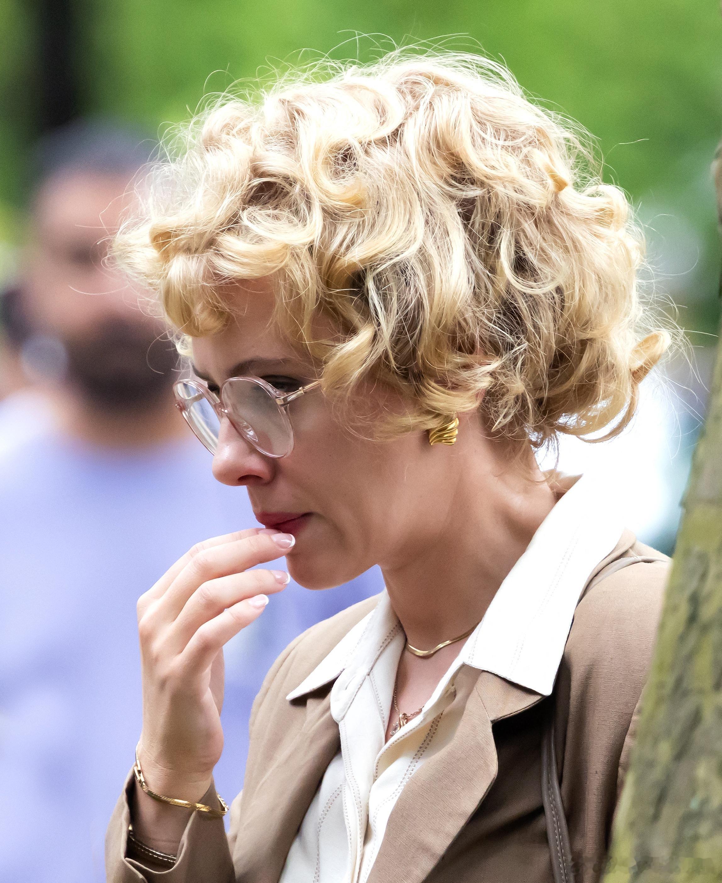 完成《侏罗纪世界：重生》的宣传后，Scarlett Johansson斯嘉丽约翰
