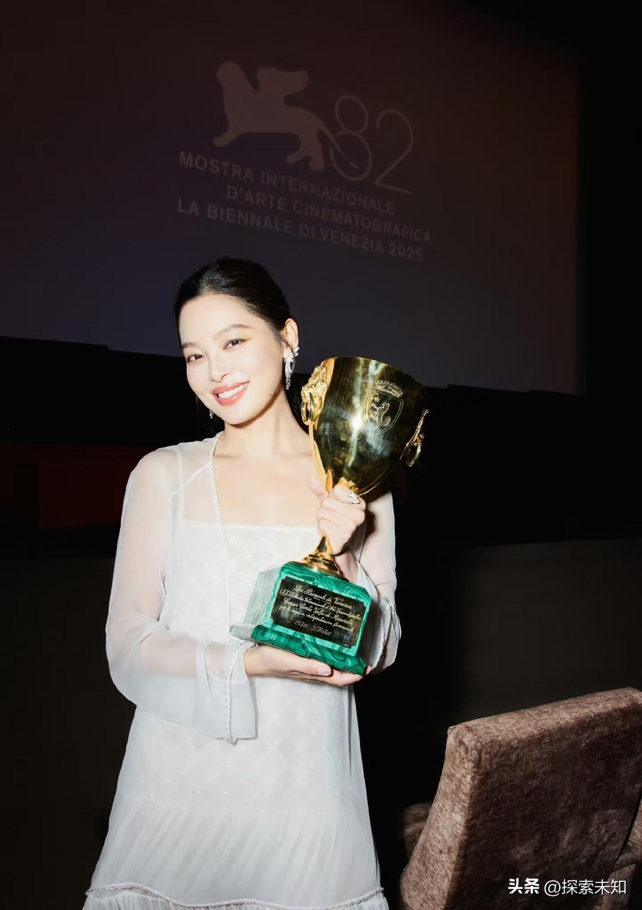 李思潼提名金鸡最佳女主，我接受

甚至宋佳提名最佳女主，我也接受了

但是，我实