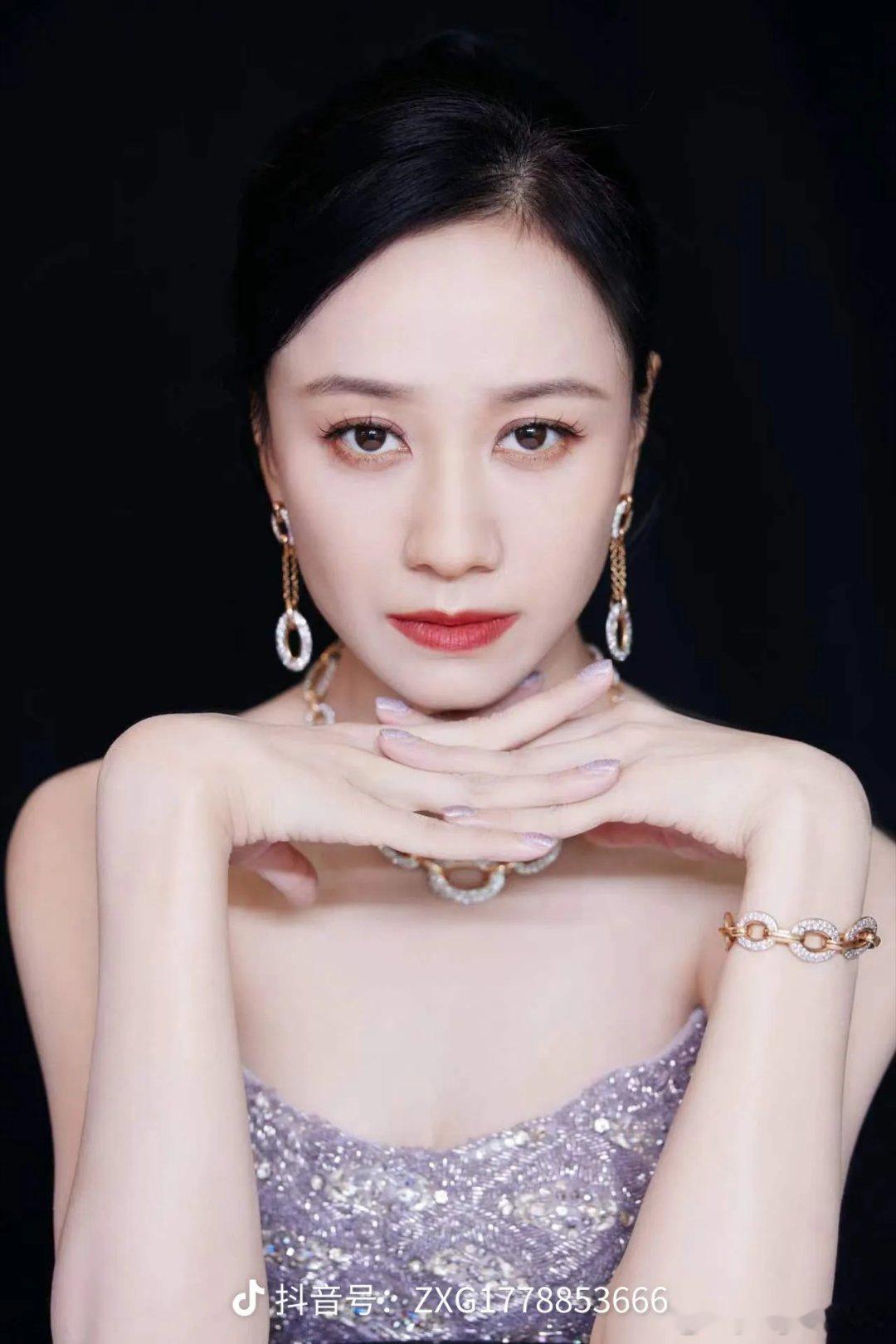 文淇倪虹洁内娱少见的活人感这对“对抗路母女”太有意思，倪虹洁发言全是真心话，没有
