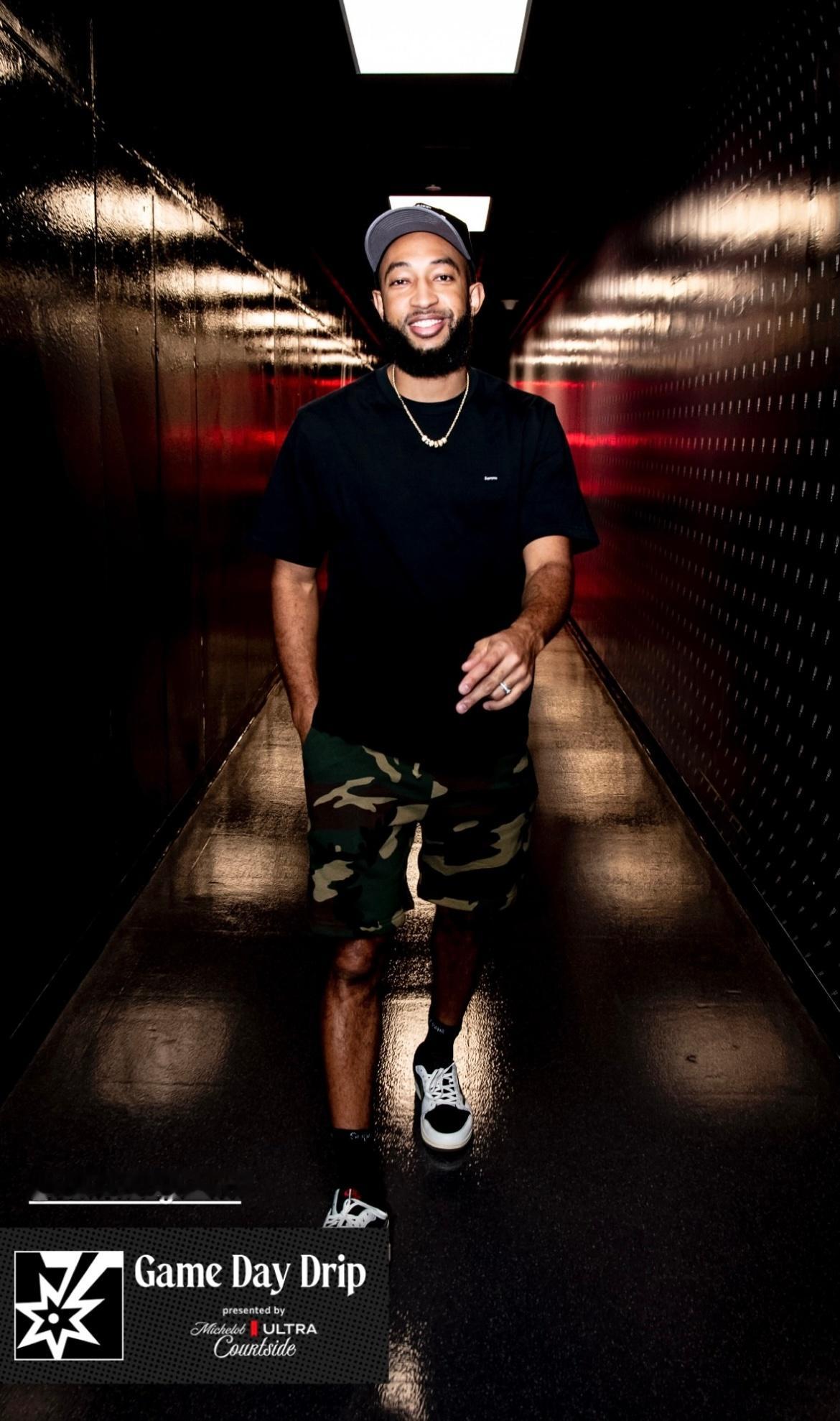 马刺球员上班照💼今天主场迎战猛龙队超话创作官 ｜nba新赛季第一声加油 ｜猛龙