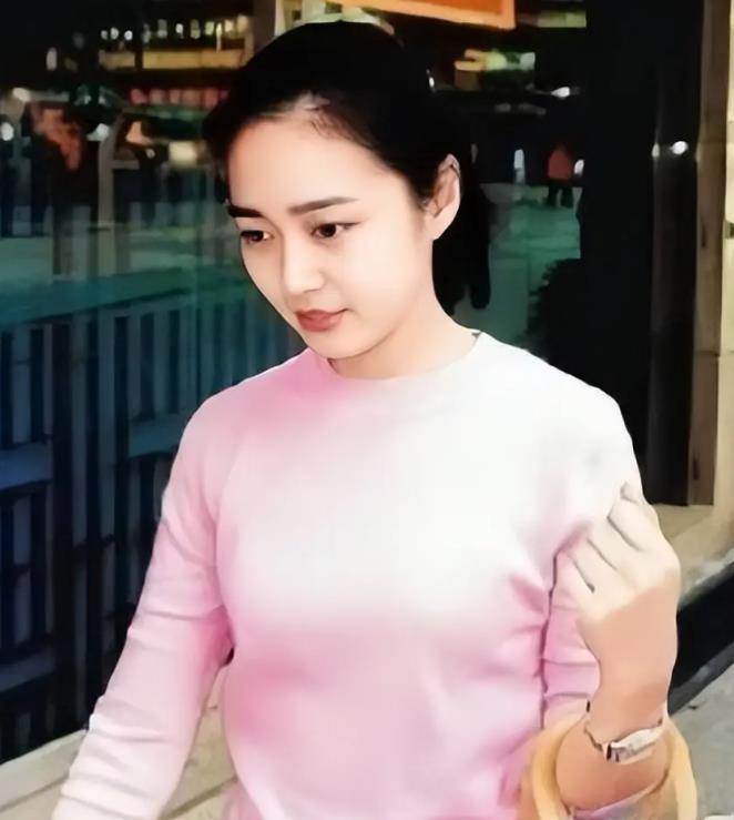 向太曝朱丽倩喜欢刘德华20年才见光 富家千金+低调天王嫂=朱丽倩，朱丽倩放弃豪门