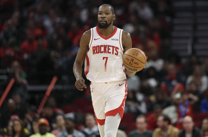 今日NBA常规赛，火箭客场挑战国王。本场比赛杜兰特达成生涯至少30000分+50