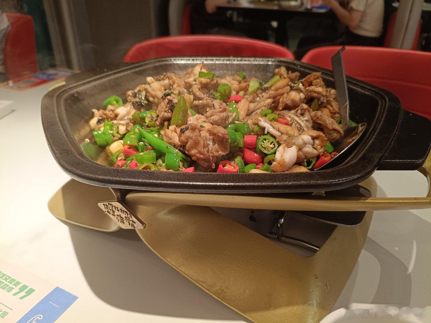 昨晚和朋友去吃的紫苏牛蛙和海苔炒饭