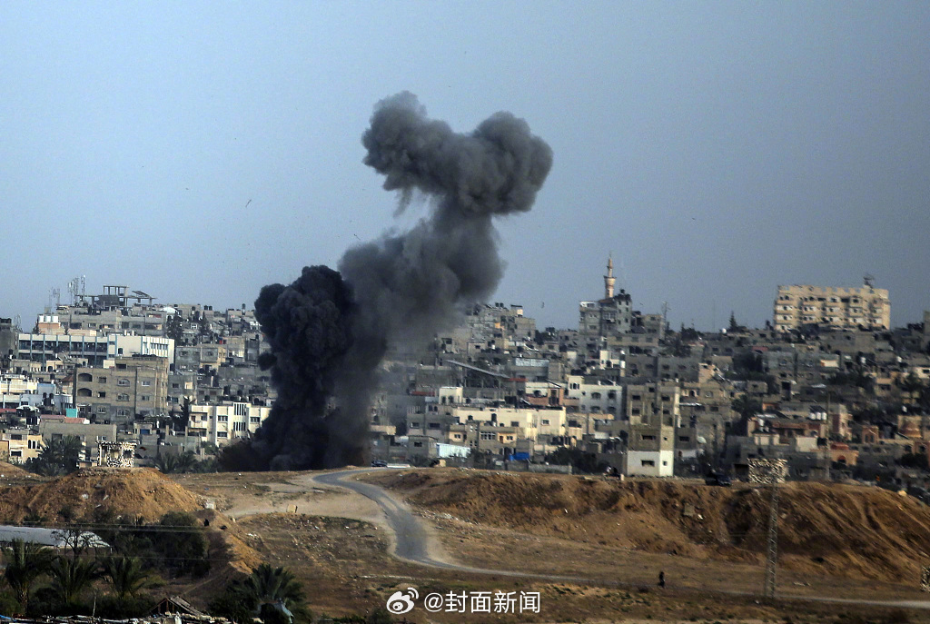 【#哈马斯称接受涉加沙停火决议# 准备就细节进行谈判】总台记者获悉，当地时间11
