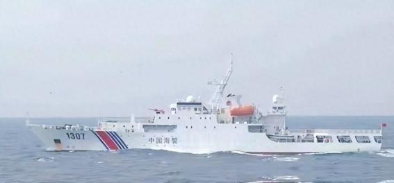 马尼拉 一睁眼，发现家门口多了三艘中国军舰。9月27日， 南海 方向，中方连出两