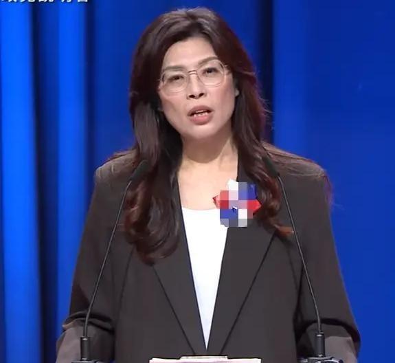 “两岸同为炎黄子孙，同属中华民族”！这是郑丽文曾经对大陆的回电！说白了，看来大陆